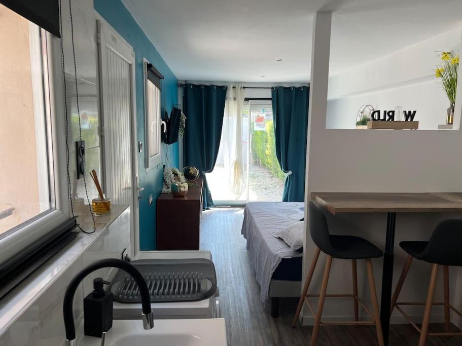 Superbe Studio Neuf Avec Piscine Apartment Montelimar Ngoại thất bức ảnh