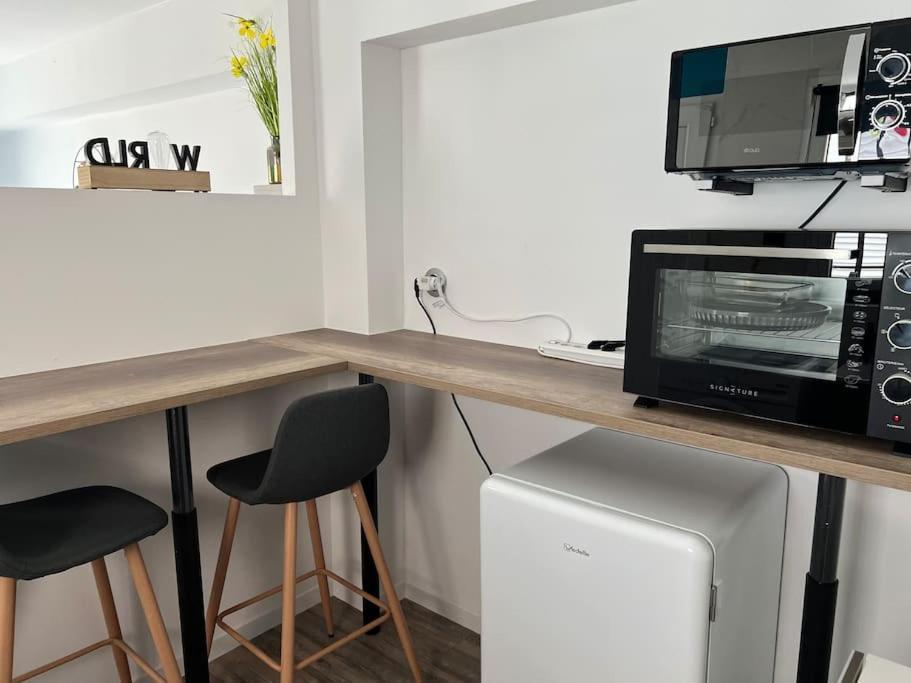 Superbe Studio Neuf Avec Piscine Apartment Montelimar Ngoại thất bức ảnh