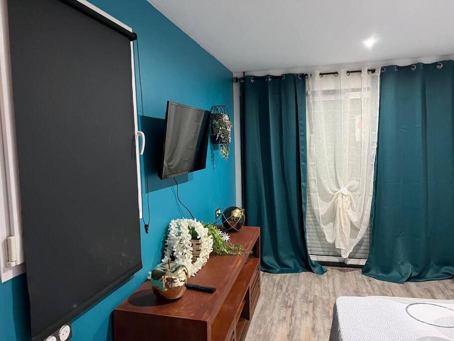 Superbe Studio Neuf Avec Piscine Apartment Montelimar Ngoại thất bức ảnh